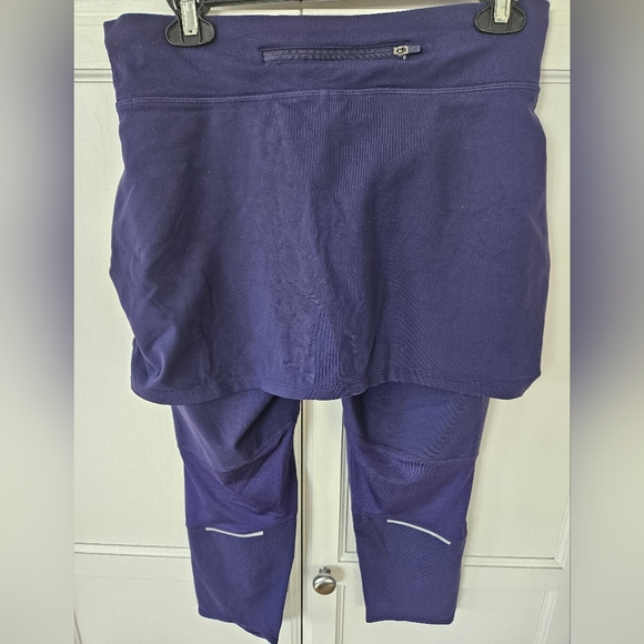 Athleta Womens 2 In 1 Skirt Capri Leggings - Picture 2 of 8